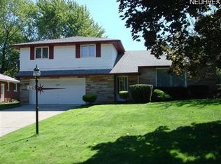 26702 Sandy Hill Dr, Richmond Heights, OH