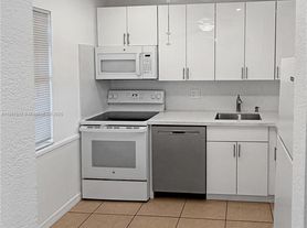 7897 Golf Circle Dr, Pompano Beach, FL