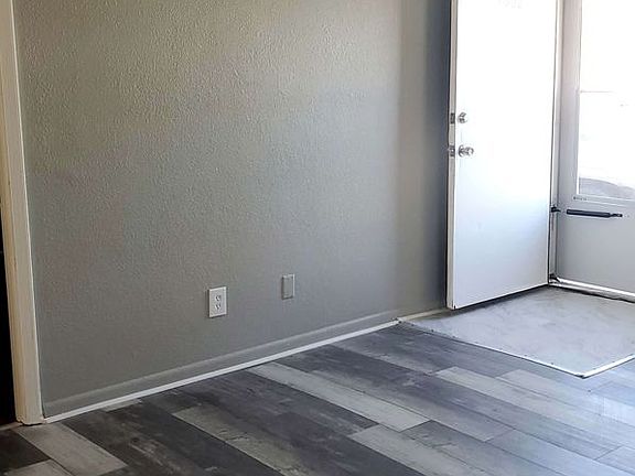 3rd image of 1802-1804 Montgomery Ave #1802