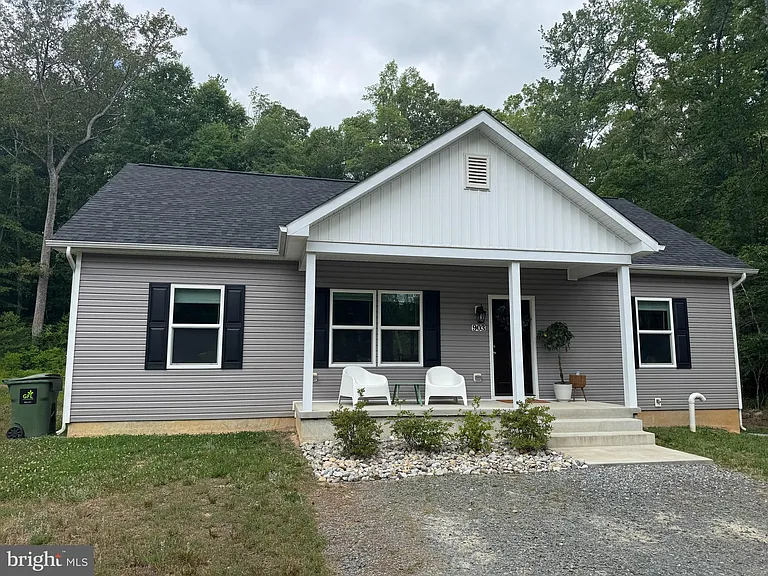 903 Albrough Blvd — Photo 35