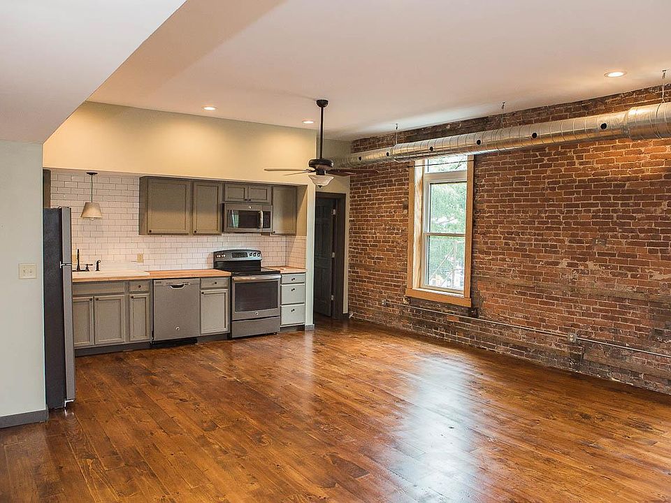 living/kitchen space