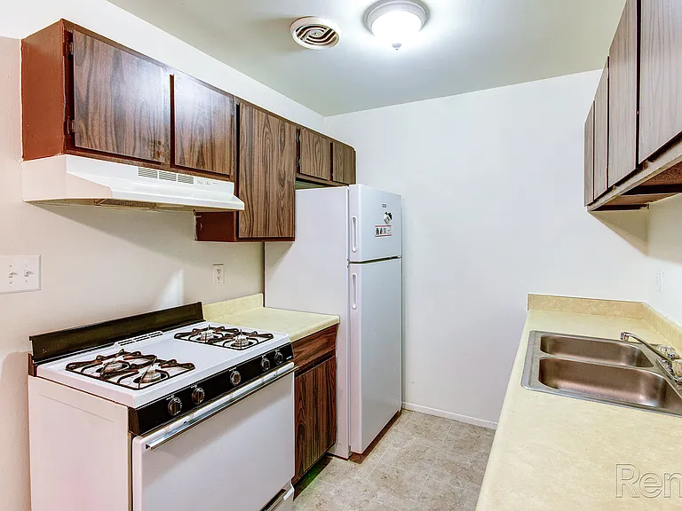 The Glens Apartments — Photo 20