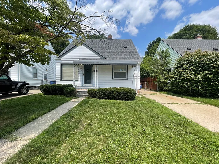 24410 Colgate St — Photo 2