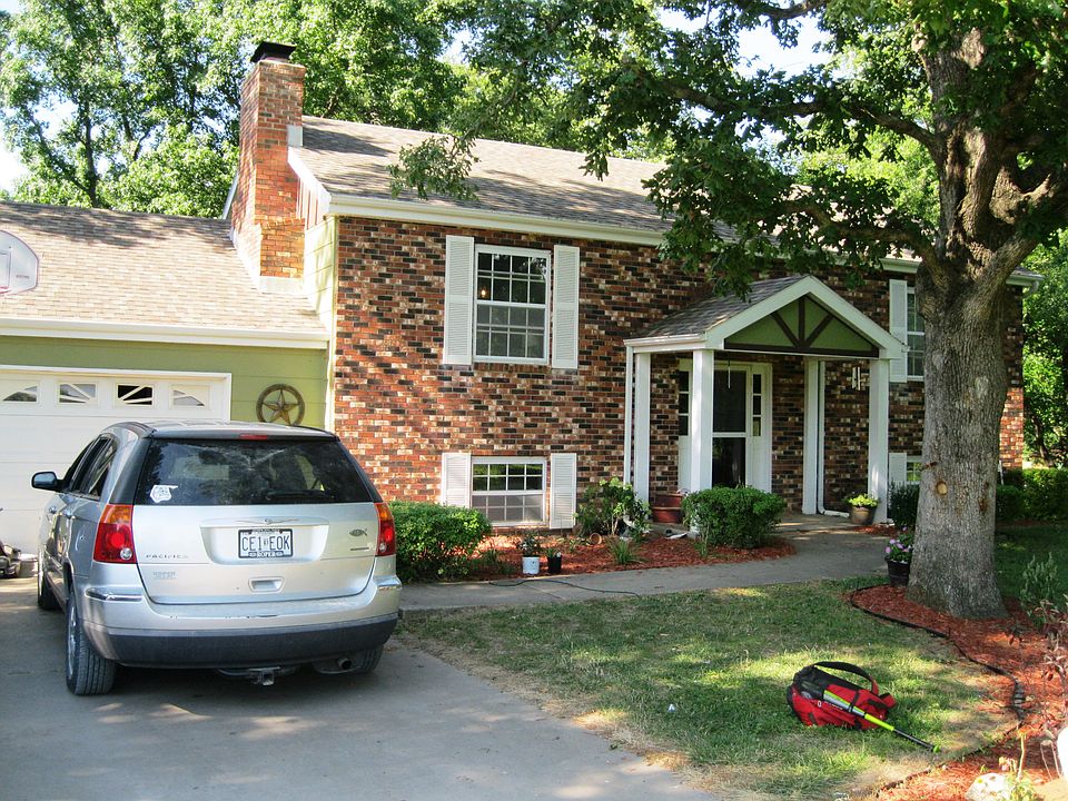 2nd image of 4325 E 320 Rd