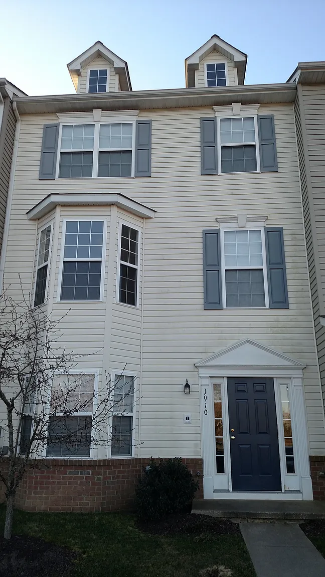 1910 Blue Heron Dr photo 1