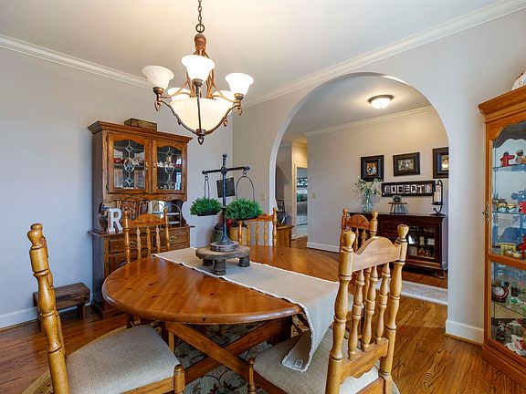 3rd image of 301 Quail Ridge Ct