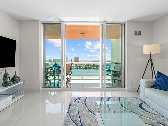 4th image of 2640 Lake Shore Drive #1608