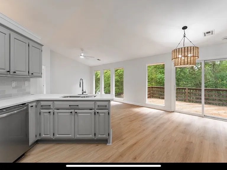 10 Charing Ln — Photo 11