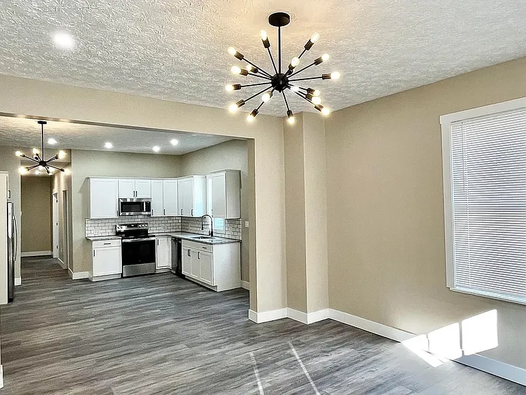 1236 Hermes Ave — Photo 3