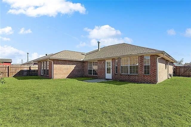 85 Moss Dr — Photo 3