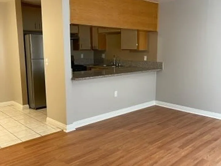 1618 Schrader Blvd — Photo 37