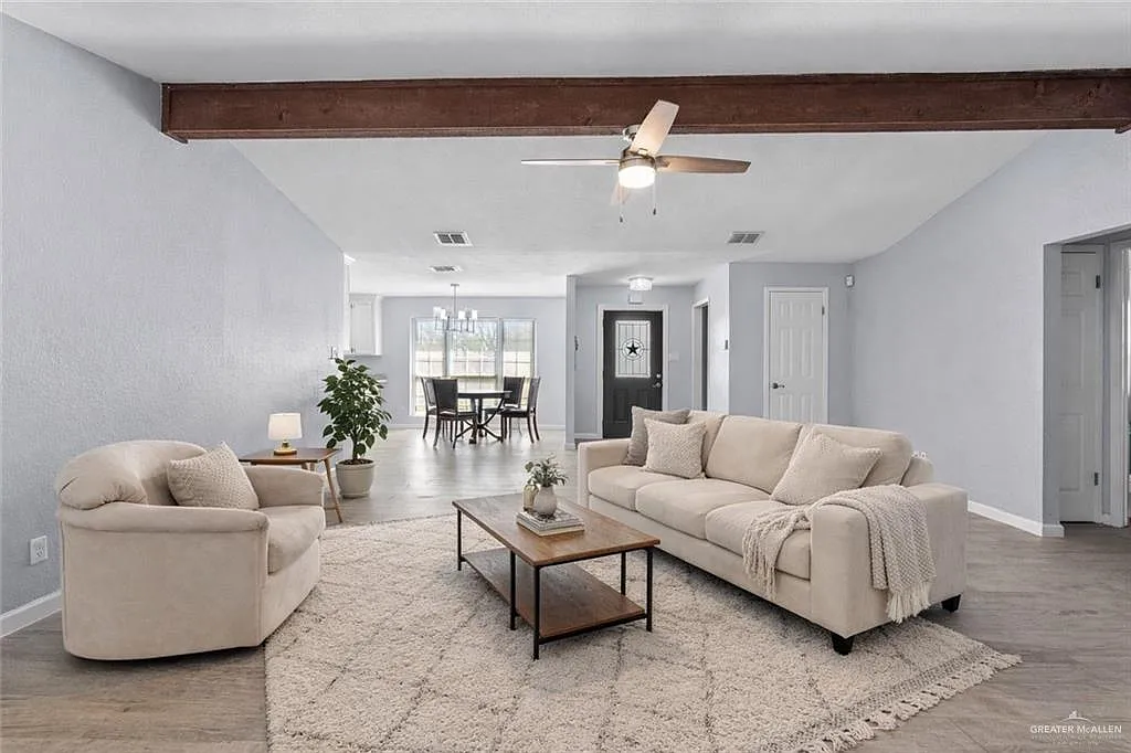3 bed, 2.0 bath, 1719 sqft, $1,700 — Photo 2