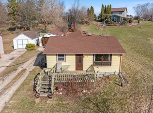 118 Madison Ave, Cascade, WI 53011