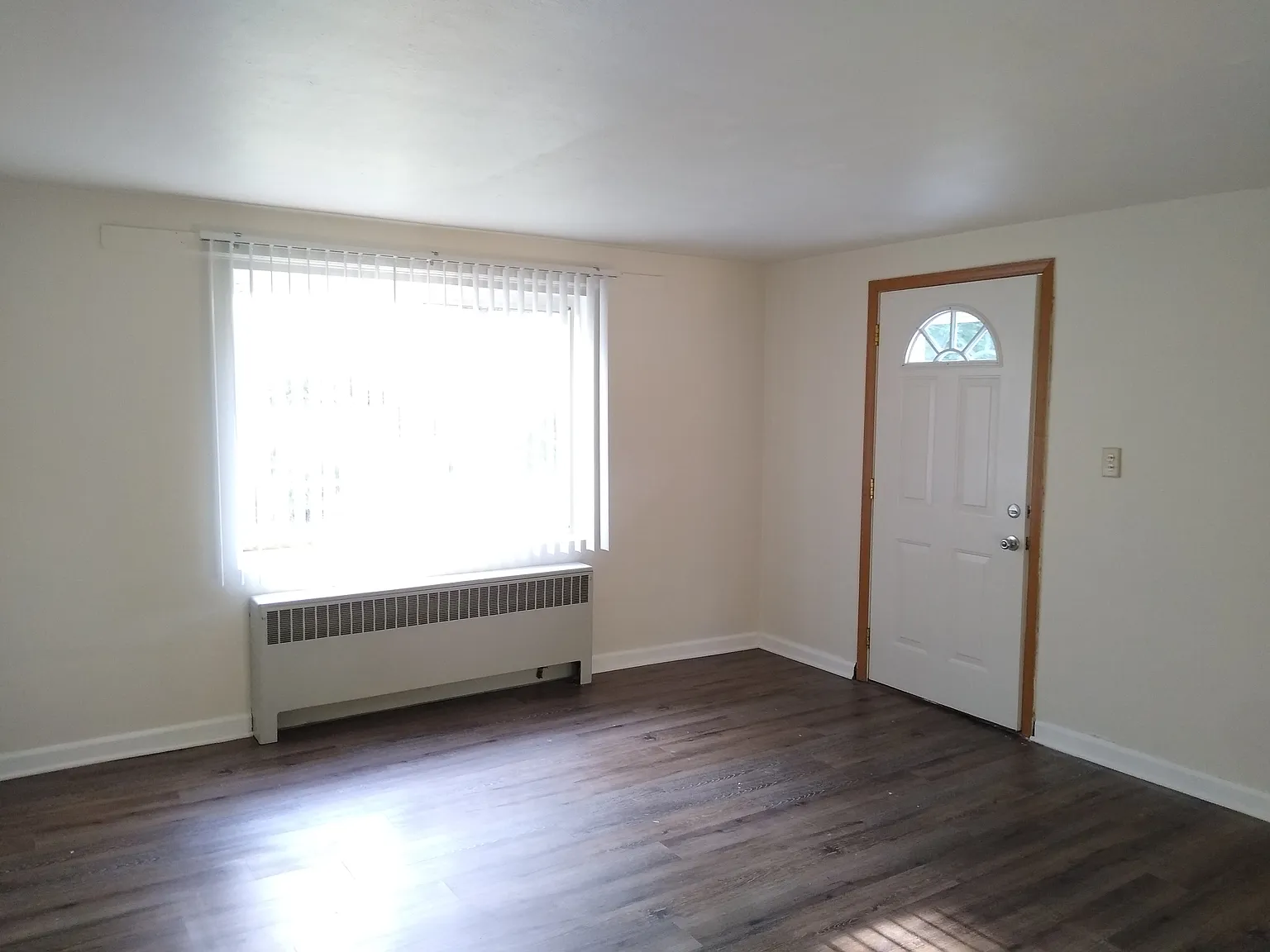 2 bed, $1,000 — Photo 2