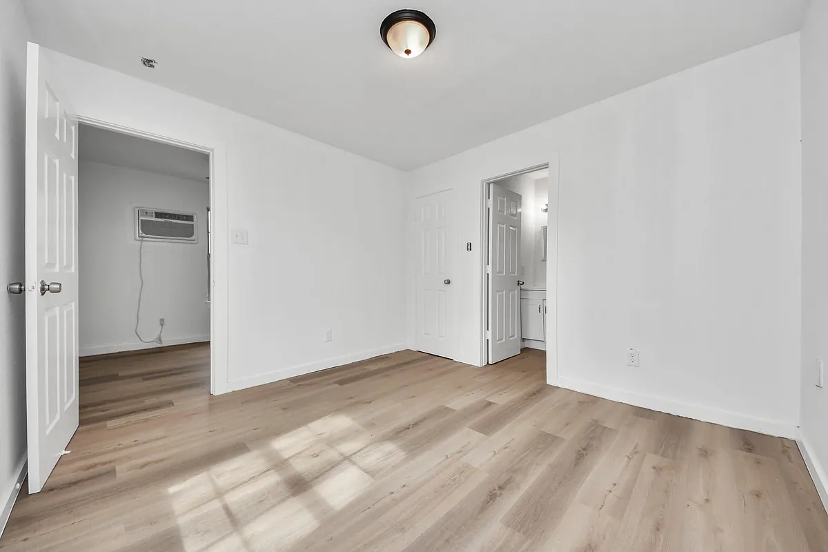 Building Photo - 209 Owens St #A