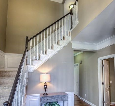 2nd image of 8912 Parkcrest St