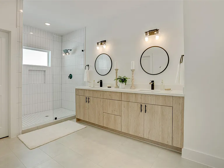 9604 Burden St — Photo 5