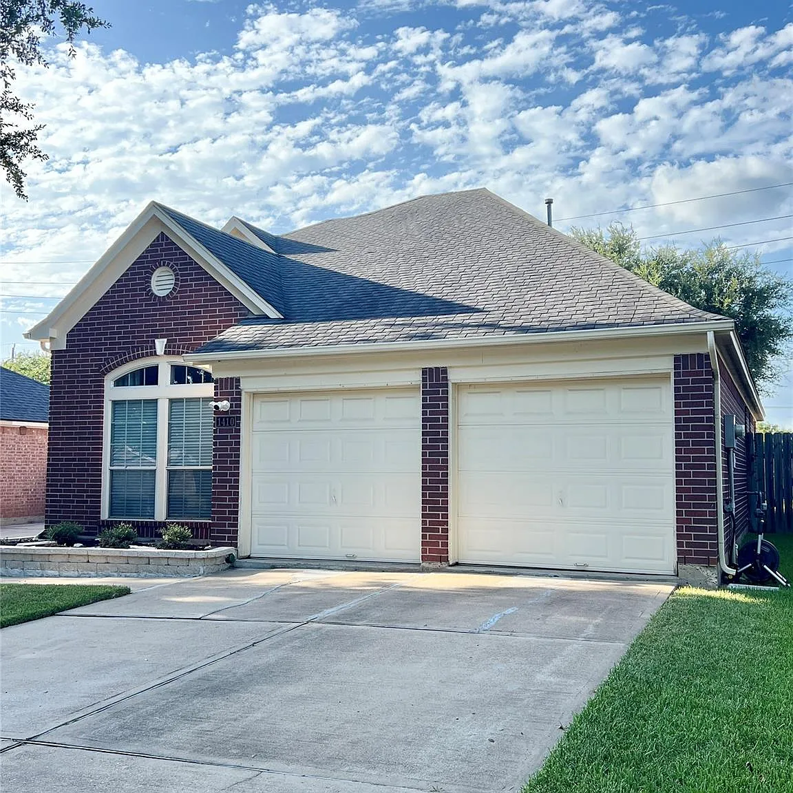 3 bed, 2.0 bath, 1708 sqft, $2,350 — Photo 3