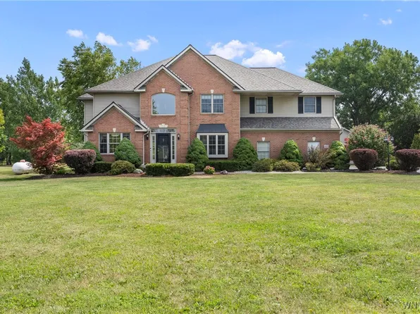4515 Simmons Rd, Ransomville, NY 14131