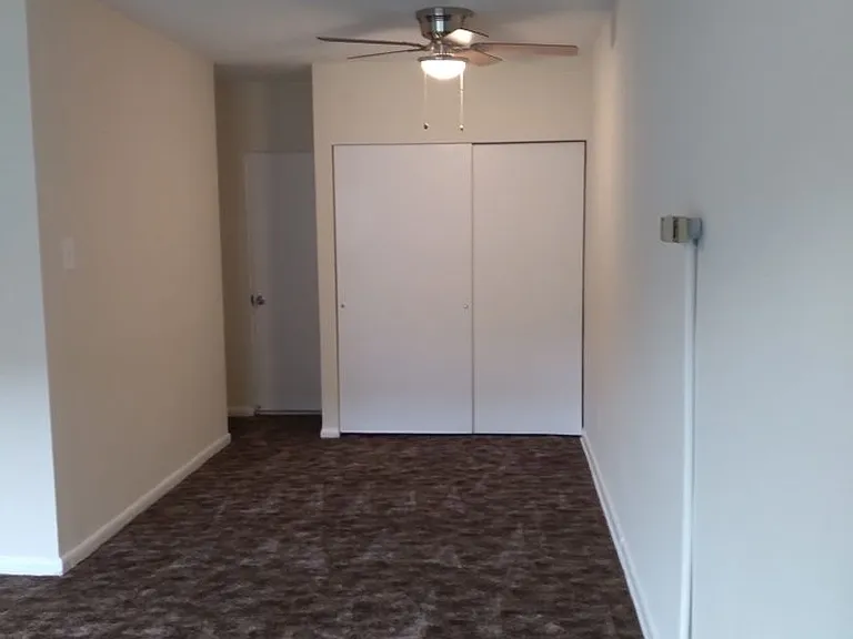 Creswood Apartments- Come home to Convenience! — Photo 39