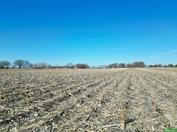 2805 S Shady Bend Rd, Grand Island, NE 68801
