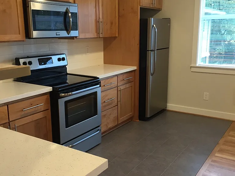Berkeley Apartments — Photo 16