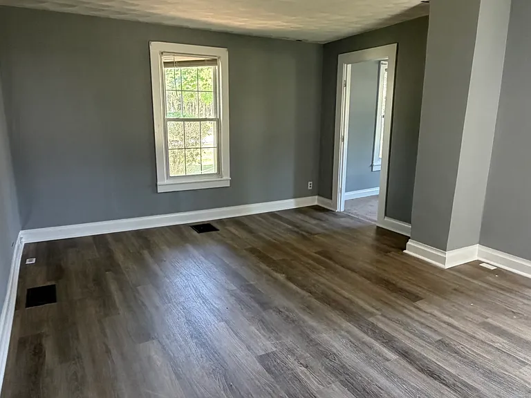 7 Central Ave — Photo 15