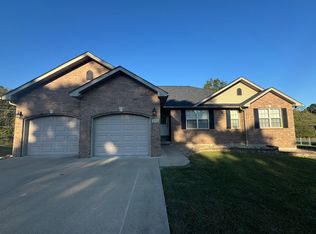 172 Ridgeview Dr, Saint Robert, MO 65584