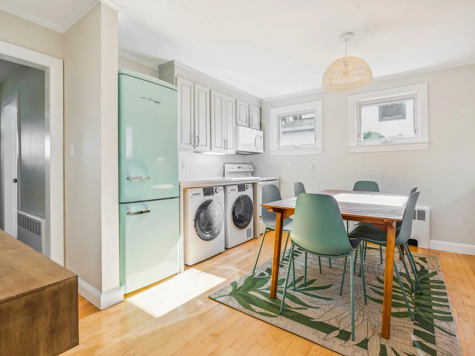 2 bed, 1.5 bath, 1200 sqft, $5,500 — Photo 4