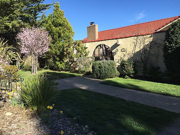 2nd image of 1430 Buckingham Way
