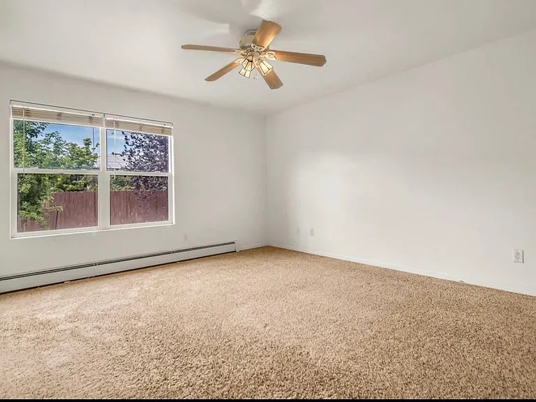 1215 Breeze Dr — Photo 21