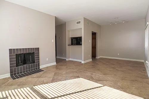 2025 Augusta Dr Photo 1