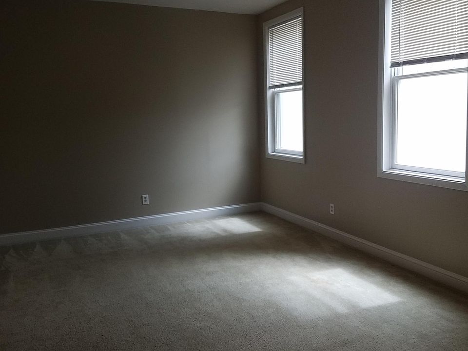 2nd image of 489 King St #200