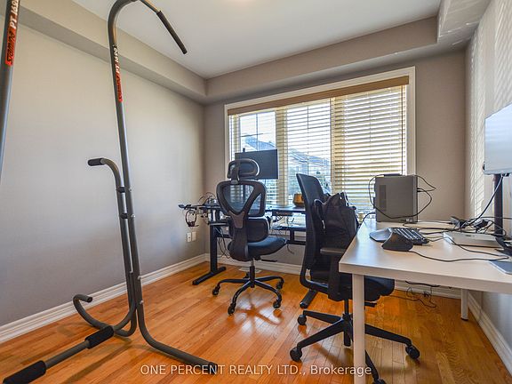 3rd image of 85 Benjamin Hood Cres