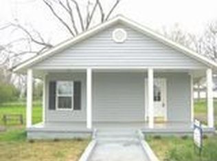 53 E Pine Ave, Comer, GA 30629