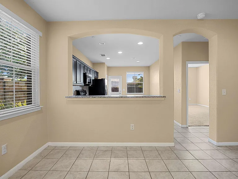 2880 Donnell Dr #101 — Photo 7