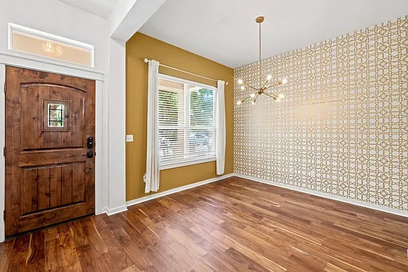 3 bed, 1842 sqft, $4,195 — Photo 3