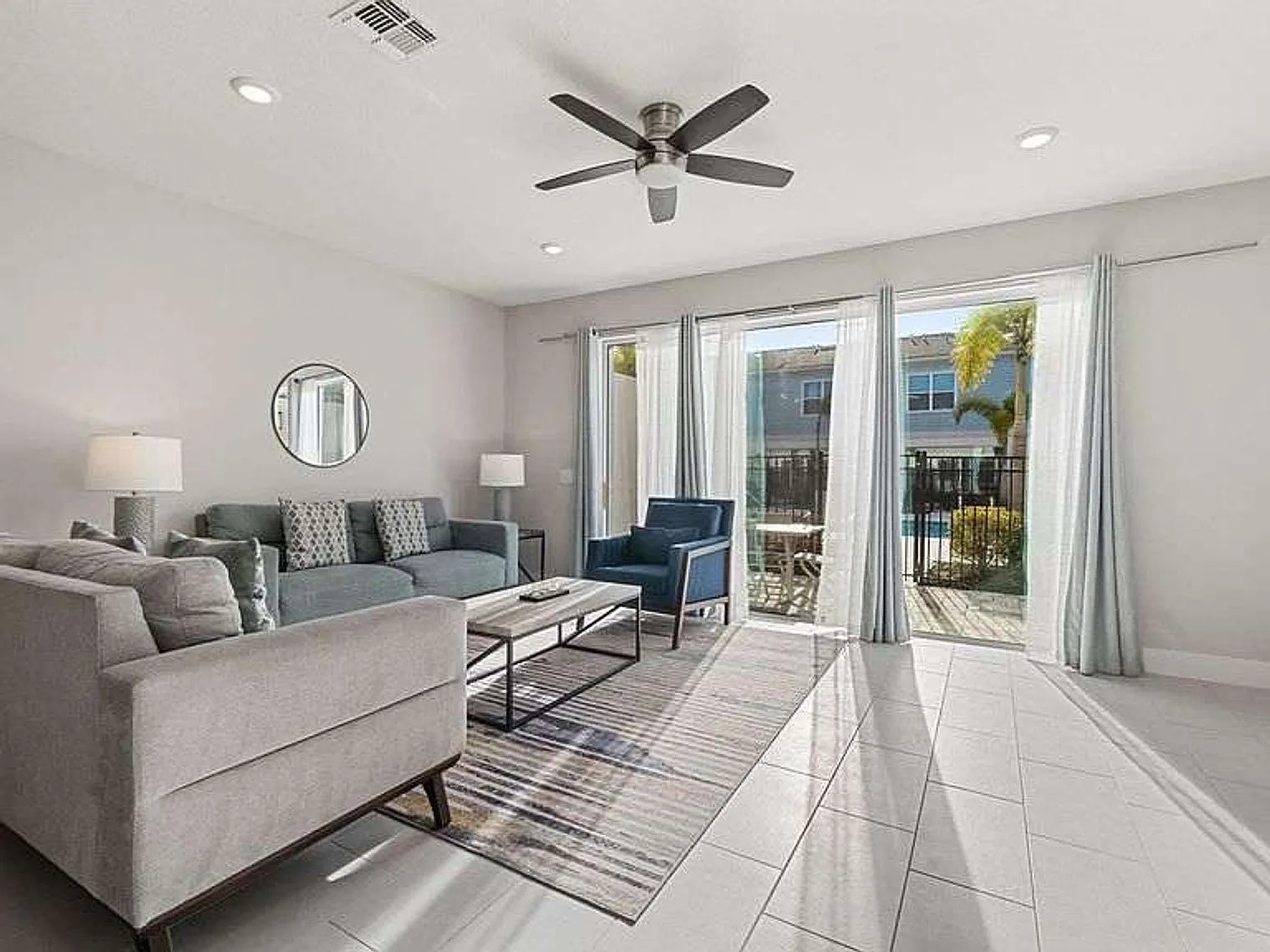 3 bed, 2.0 bath, 1291 sqft, $5,224 — Photo 3