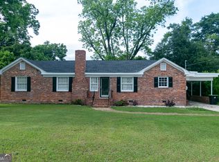 112 Walnut St, Montezuma, GA 31063