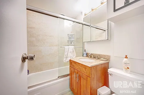 Rented by Urbane Brokerage | media 13