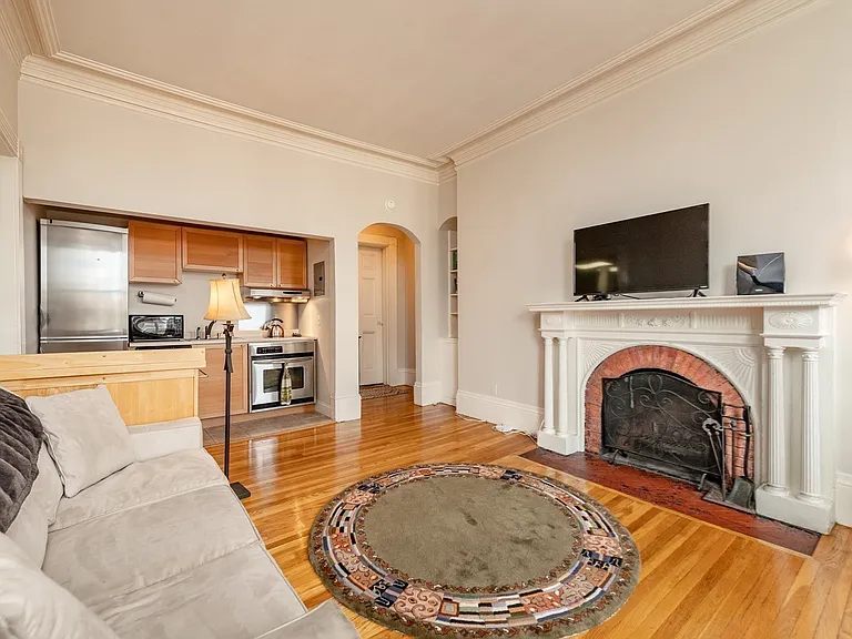 271 Dartmouth St #6M — Photo 2