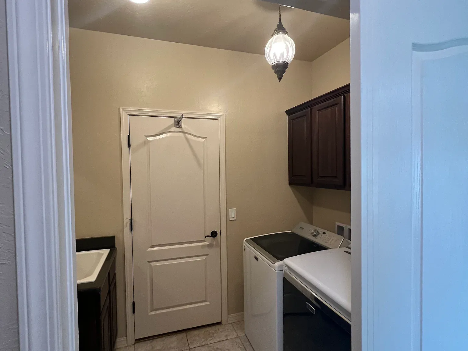 3 bed, 1860 sqft, $2,800 — Photo 3