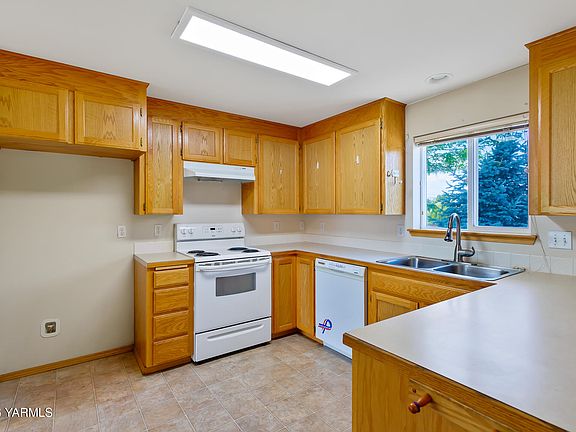 5th image of 408 S 90th Ave