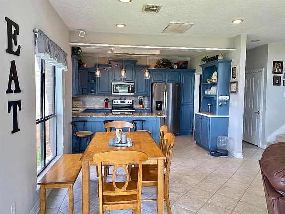 5th image of 251 Valley View Dr