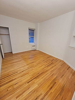 4th image of 319 W 21st St APT 2D