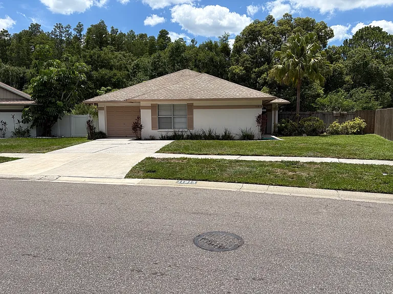 11813 Hickorynut Dr — Photo 2
