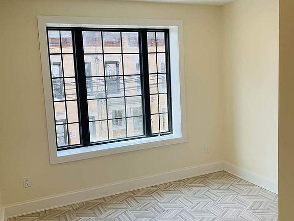 5th image of 2539 22nd St #2