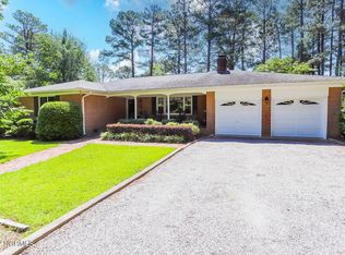 21 Pine Ridge Dr, Whispering Pines, NC 28327