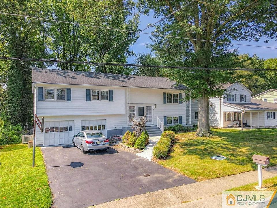 1st image of 23 Colonial Lake Dr