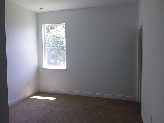 5th image of 337 Salmon Ct